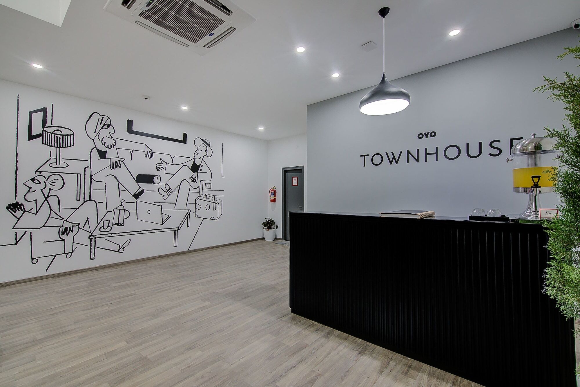 Hotel Oyo Townhouse 044 Sector 14 Gurugram Gurgaon Zewnętrze zdjęcie