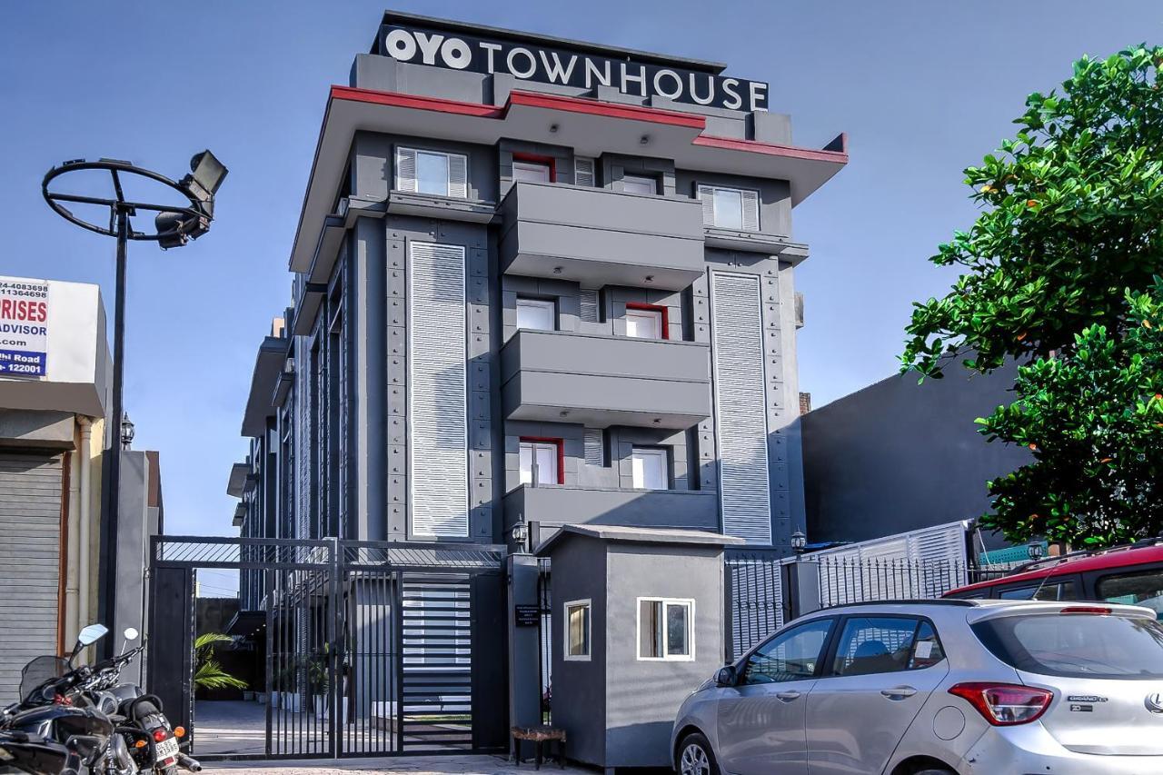 Hotel Oyo Townhouse 044 Sector 14 Gurugram Gurgaon Zewnętrze zdjęcie