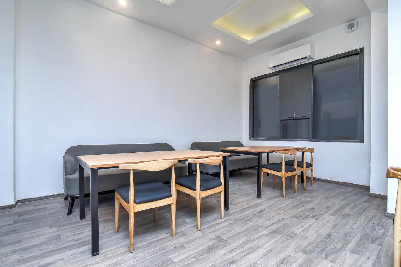 Hotel Oyo Townhouse 044 Sector 14 Gurugram Gurgaon Zewnętrze zdjęcie