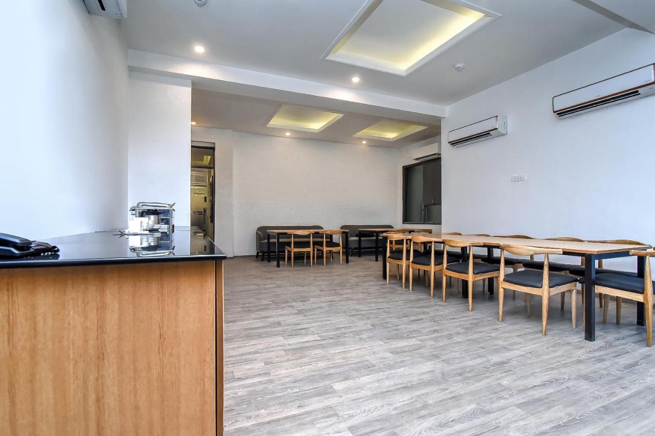 Hotel Oyo Townhouse 044 Sector 14 Gurugram Gurgaon Zewnętrze zdjęcie