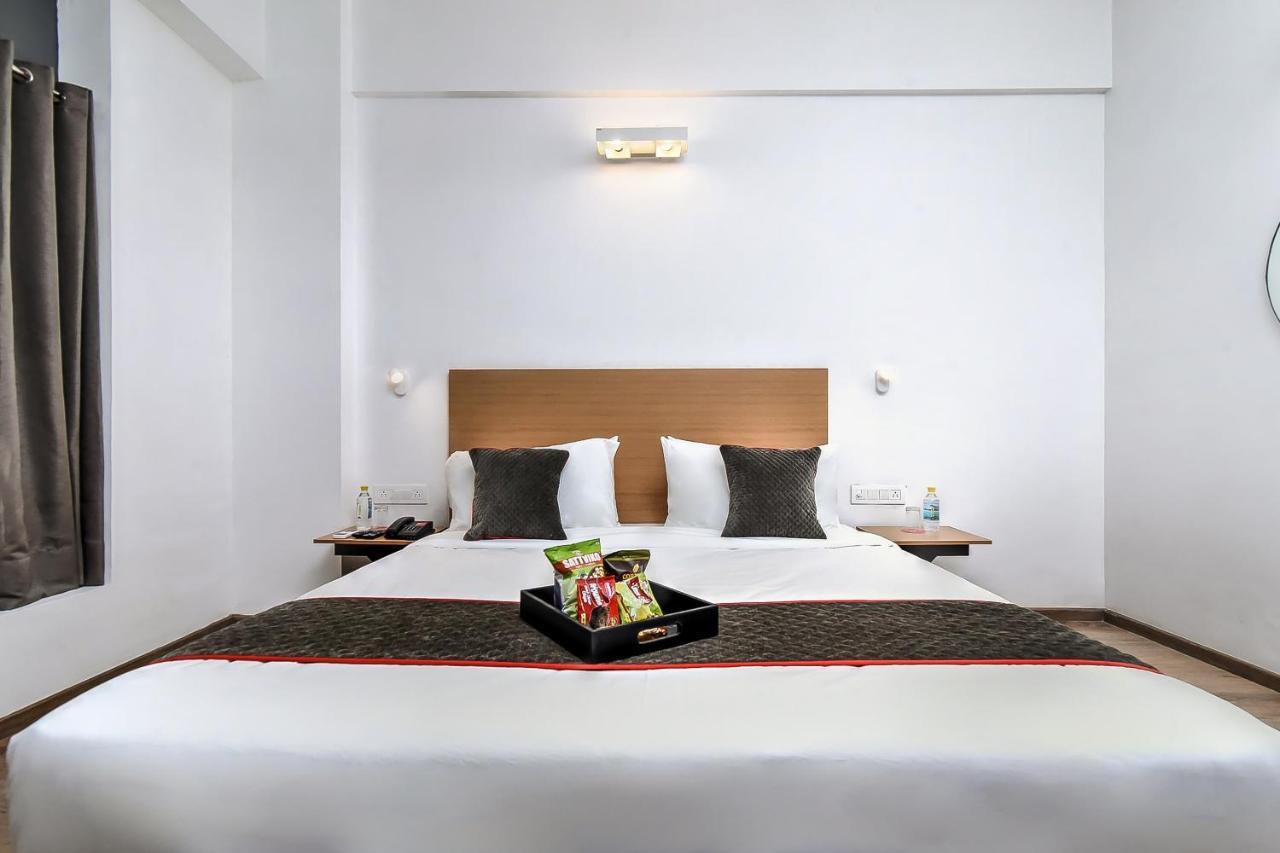 Hotel Oyo Townhouse 044 Sector 14 Gurugram Gurgaon Zewnętrze zdjęcie