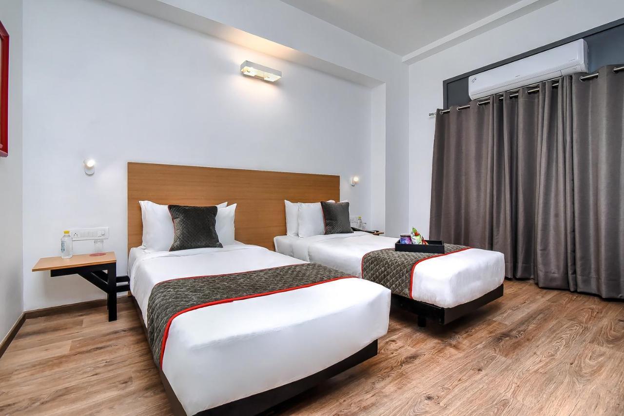 Hotel Oyo Townhouse 044 Sector 14 Gurugram Gurgaon Zewnętrze zdjęcie