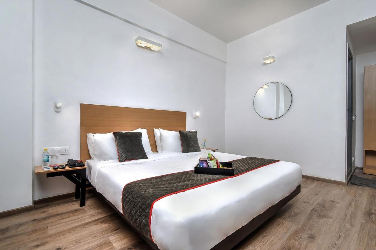 Hotel Oyo Townhouse 044 Sector 14 Gurugram Gurgaon Zewnętrze zdjęcie
